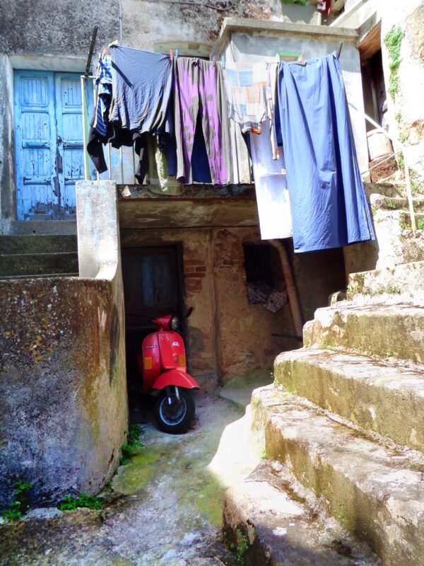 Vespa, Italy